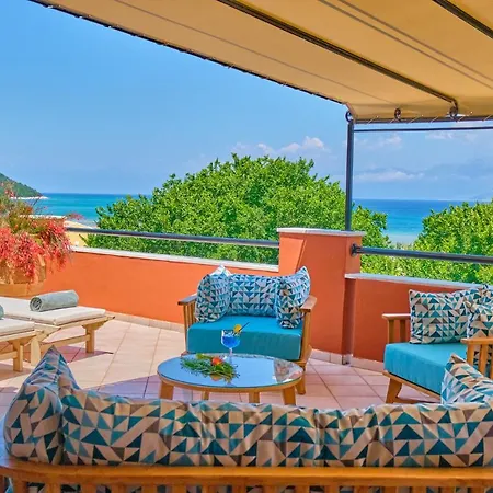Chrismos Luxury Corfu شقة فندقية *