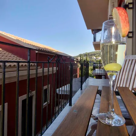 Chrismos Luxury Corfu شقة فندقية *